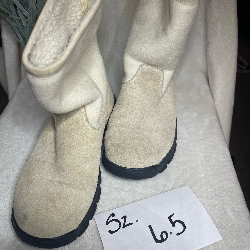 Cream Winter Boots with Black Soles